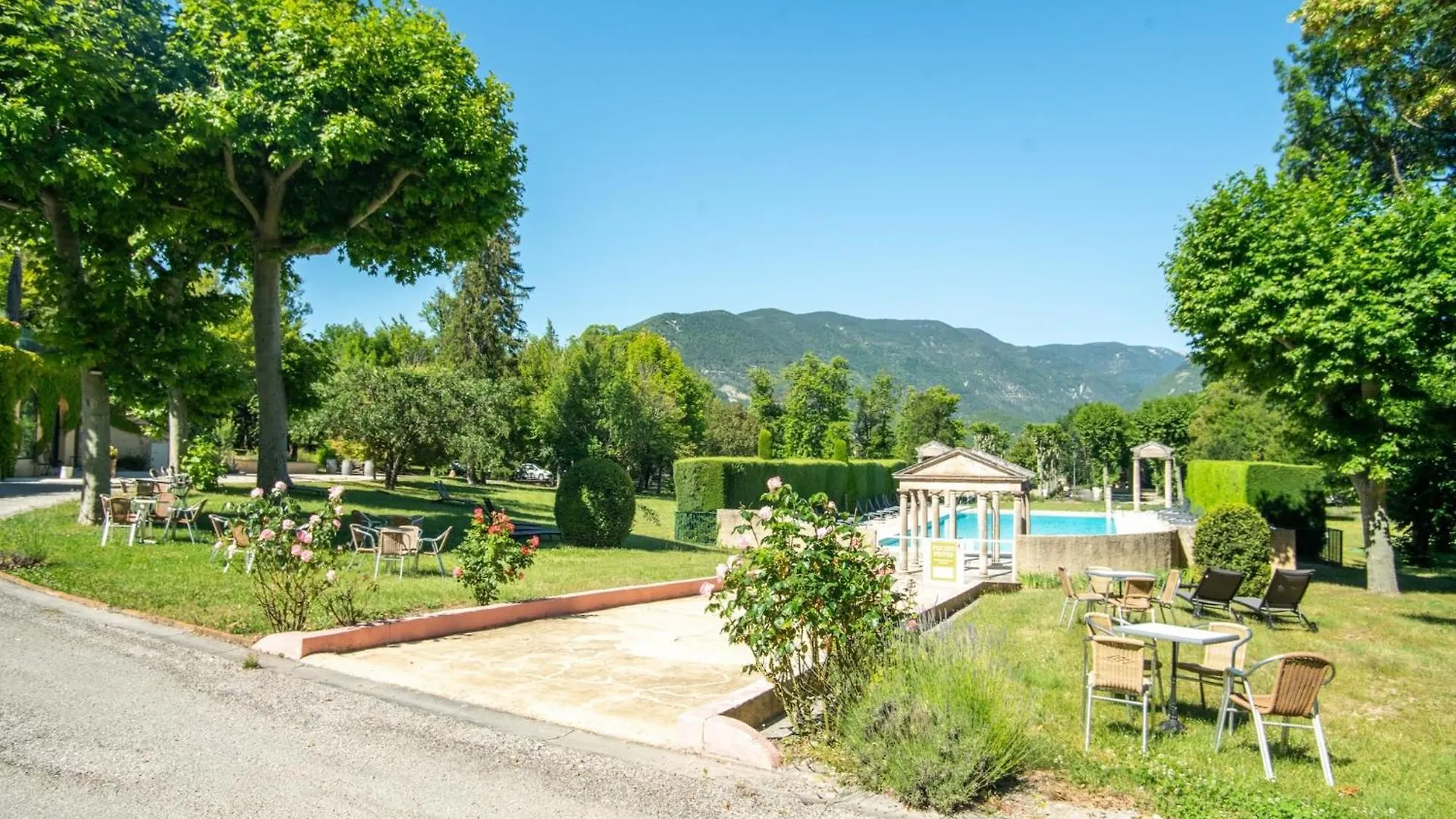 Cozy Apartment With Swimming Pool Terrace Garden Parking Montbrun-les-Bains