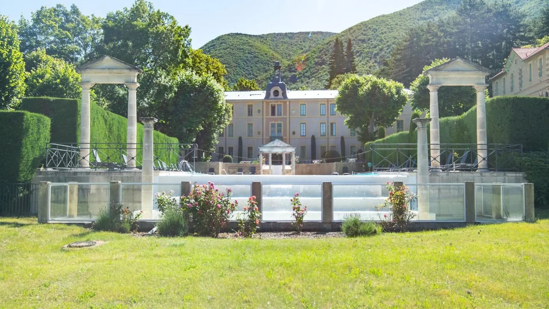 Cozy Apartment With Swimming Pool Terrace Garden Parking Montbrun-les-Bains 0*,  France